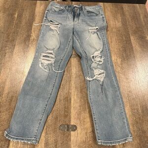 Mom fit jeans from the buckle.